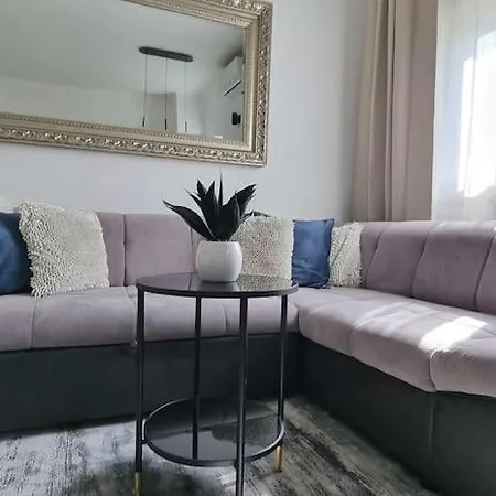 Apartment Adora *