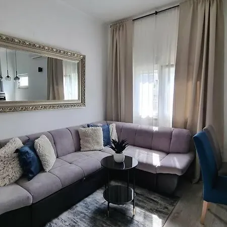 Apartment Adora *